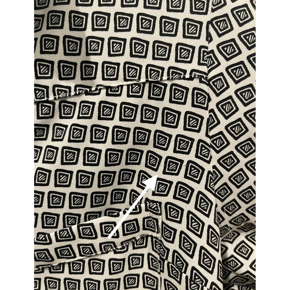 EXPRESS The Portofino Shirt Geometric Long Sleeve Blouse - Picture 4 of 4